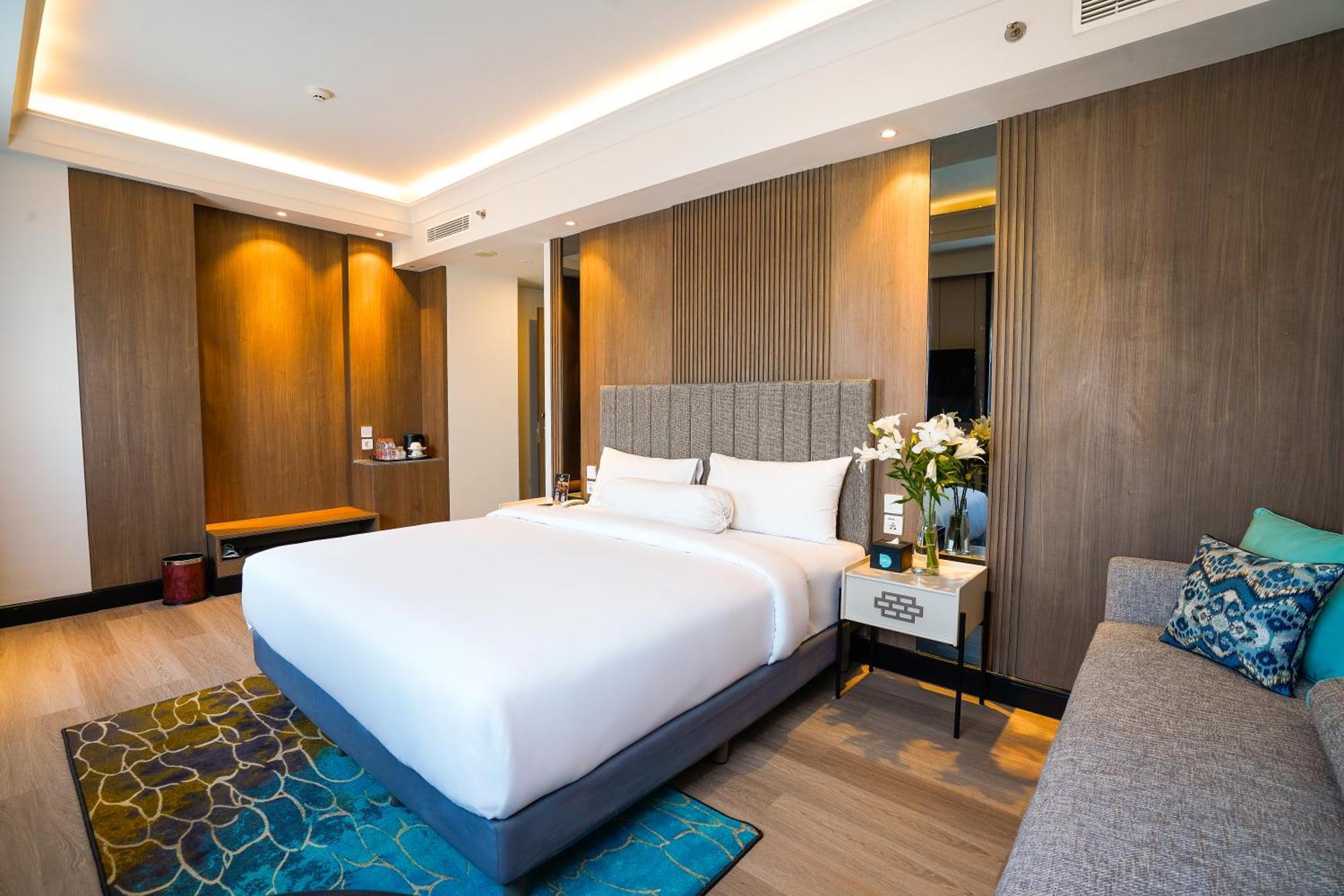 Deka Hotel Surabaya Hr Muhammad Kültér fotó