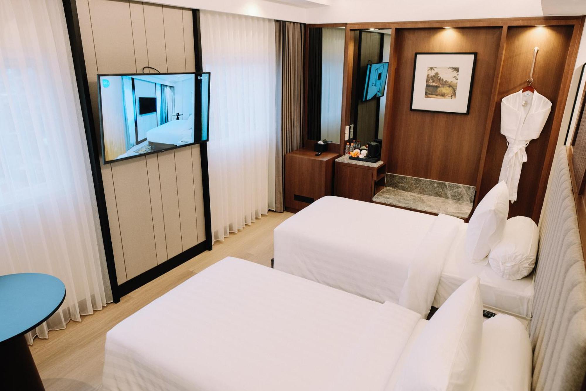 Deka Hotel Surabaya Hr Muhammad Kültér fotó
